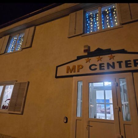 Mp Center Maganszallas Мішкольц Екстер'єр фото